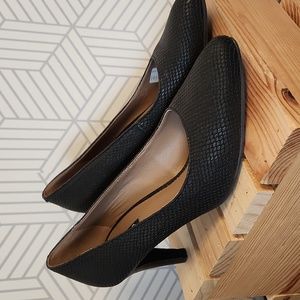 ECCO Black Snakeskin Leather Heels Pumps | Women's Size 8 / 8.5 39